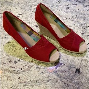 Toms Red Canvas Peep Toe Sandal size 8 1/2